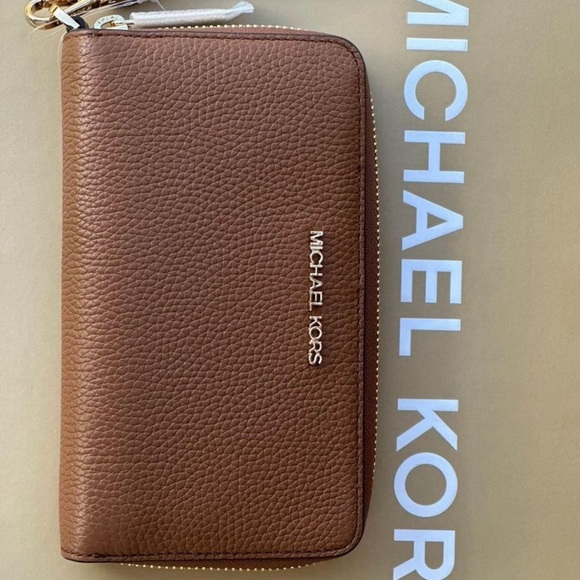 Michael Kors Jet Set Medium Backpack with Wallet Set - Picture 9 of 10